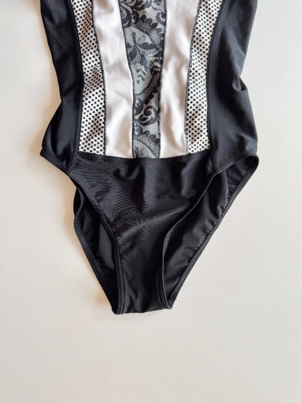 Vintage ARIELLA Black White Patchwork Square Neck One Piece Swimsuit, Size 8 - Picture 3 of 9
